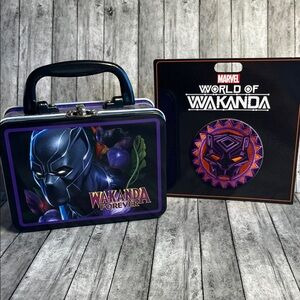 Marvel Wakanda Forever tin and patch -